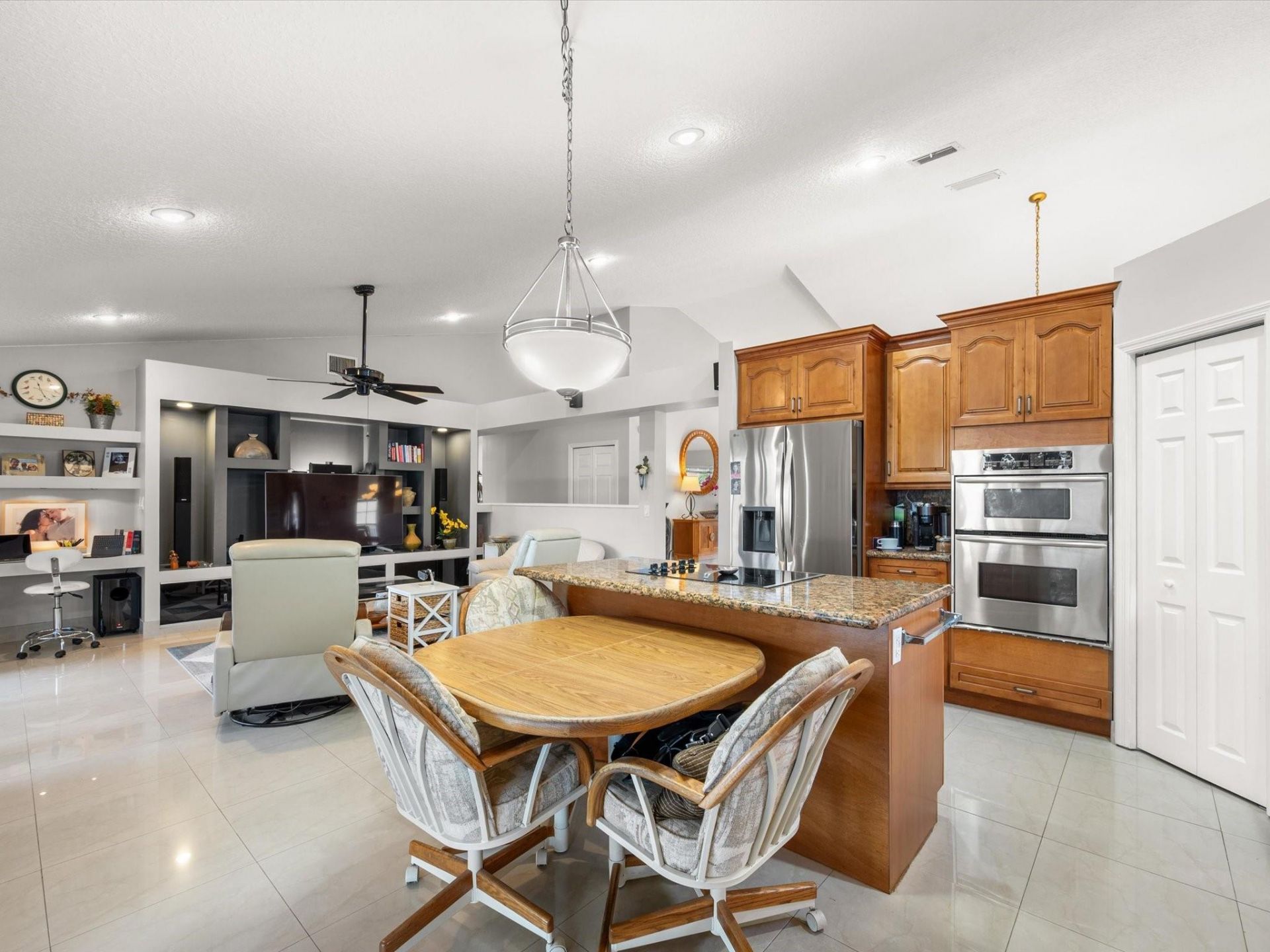 1011 NW 193rd Avenue, Pembroke Pines, FL 33029 Photo