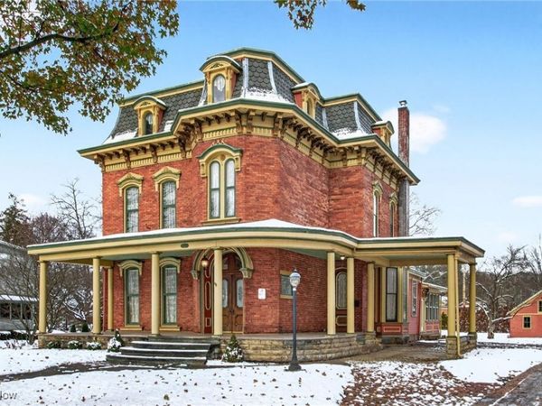 459 E High Avenue, New Philadelphia, OH 44663