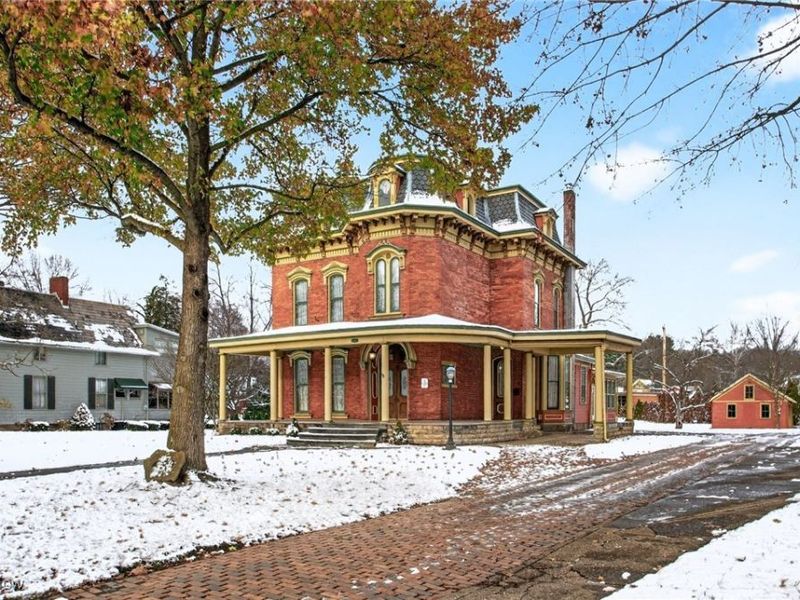 459 E High Avenue, New Philadelphia, OH 44663 Photo 3