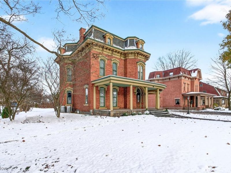 459 E High Avenue, New Philadelphia, OH 44663 Photo 4