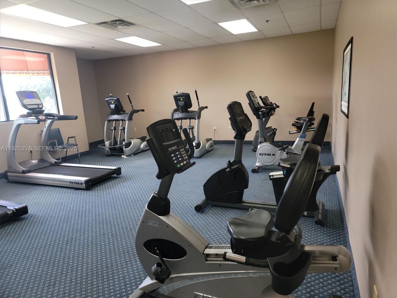 9511 N Hollybrook Lake Dr, Unit 108, Pembroke Pines, FL 33025 Photo