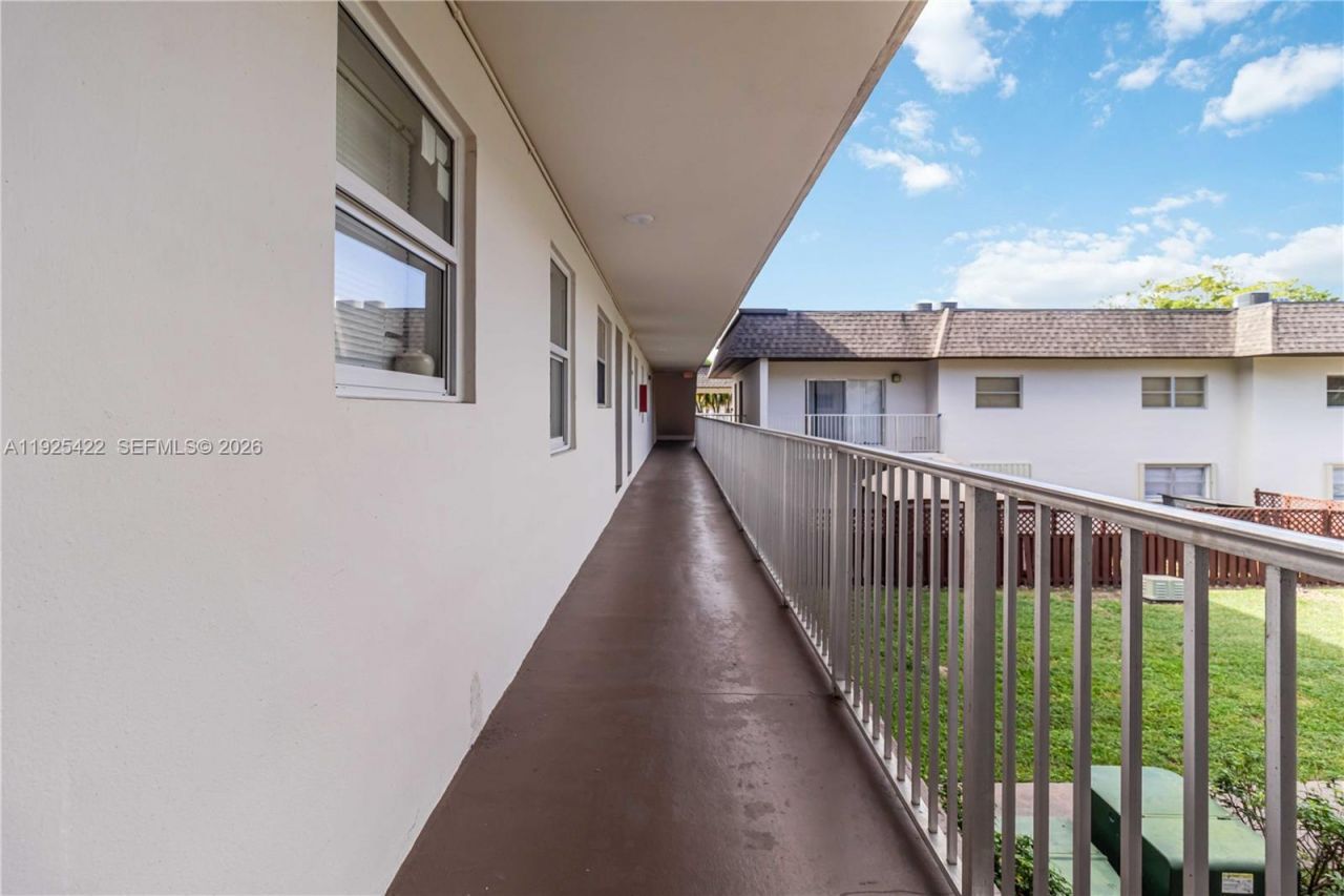 8475 SW 94th St, Unit 217E, Miami, FL 33156 Photo