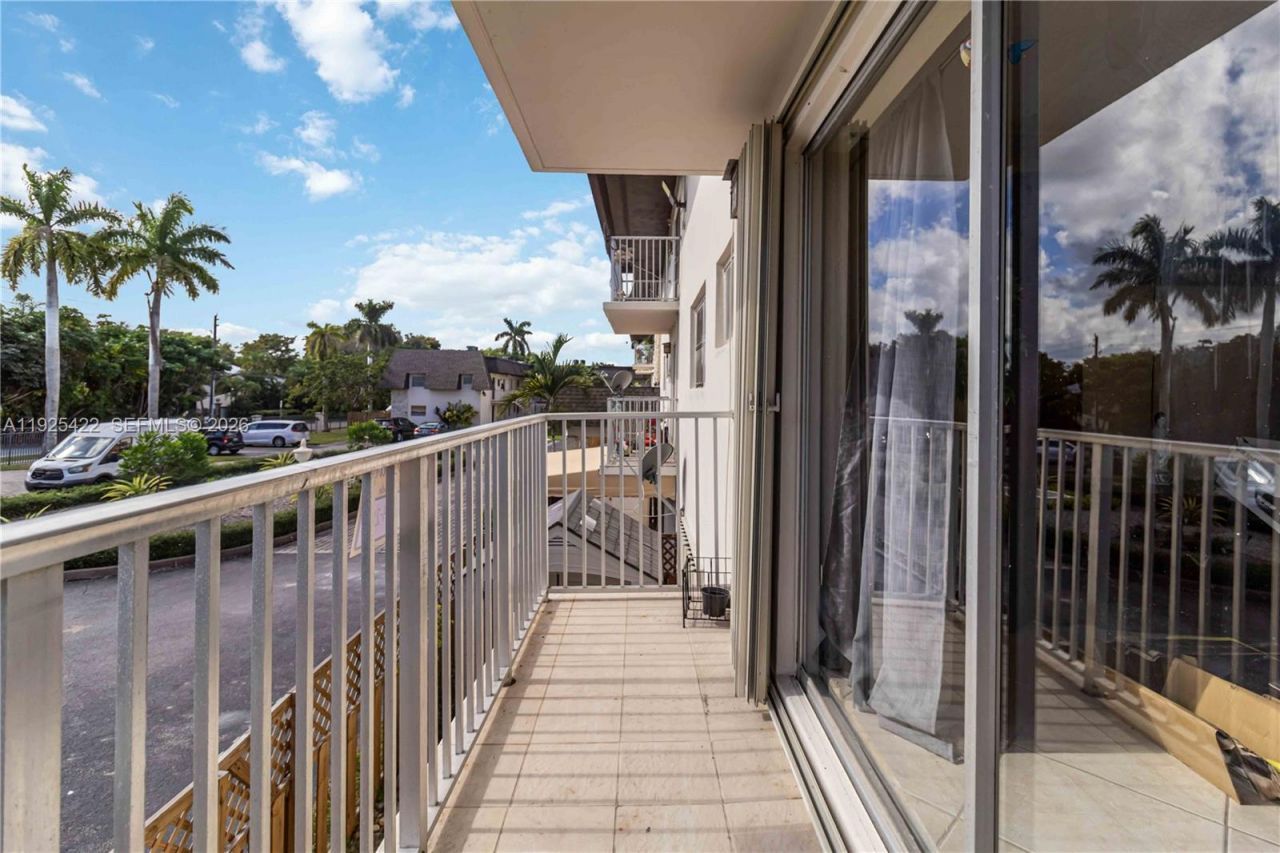 8475 SW 94th St, Unit 217E, Miami, FL 33156 Photo