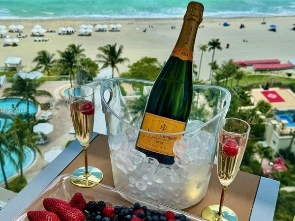 18001 Collins Ave, Unit 1110, Sunny Isles Beach, FL 33160