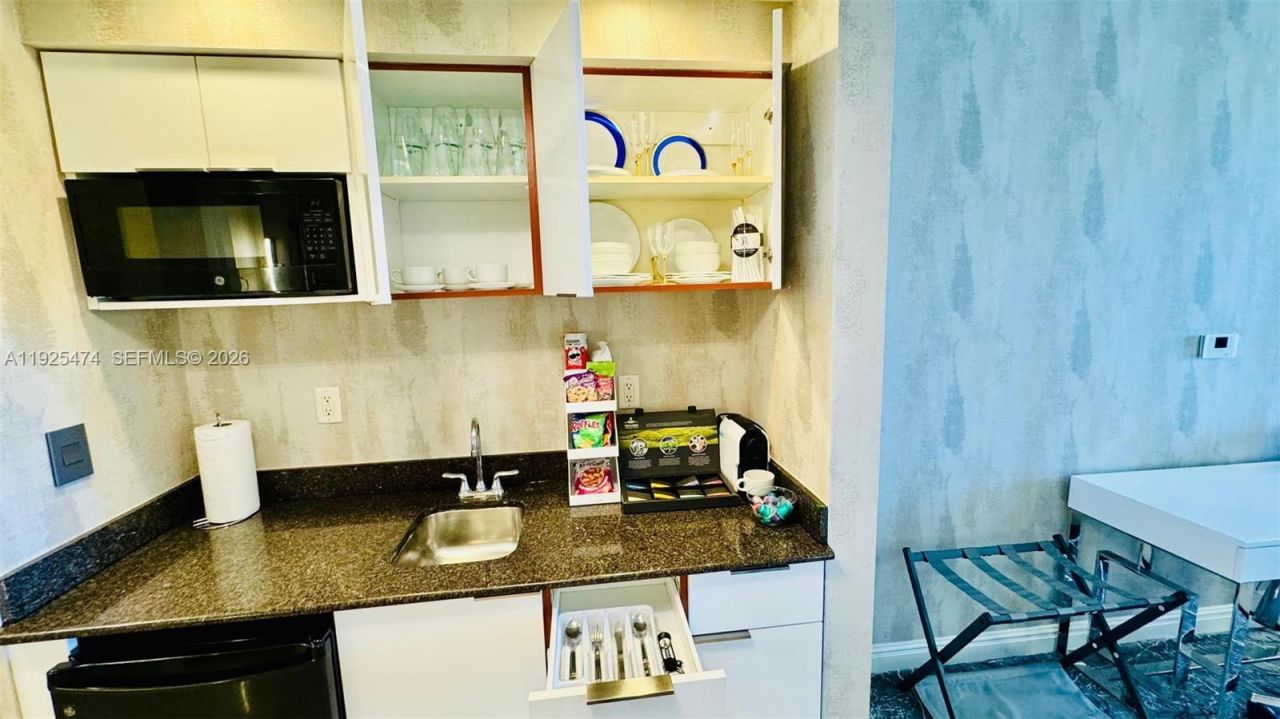 18001 Collins Ave, Unit 1110, Sunny Isles Beach, FL 33160 Photo