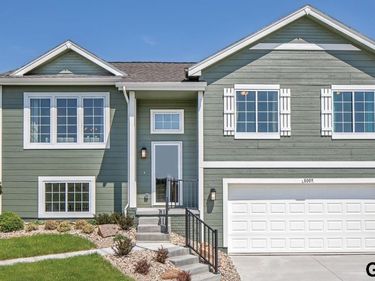 8212 N 175 Avenue, Bennington, NE 68007