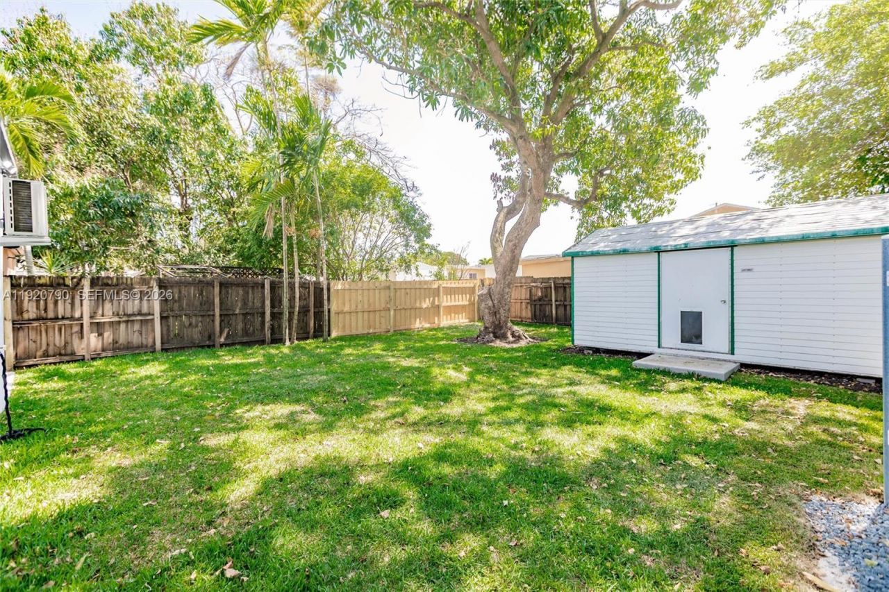 3180 NW 2nd St, Miami, FL 33125 Photo