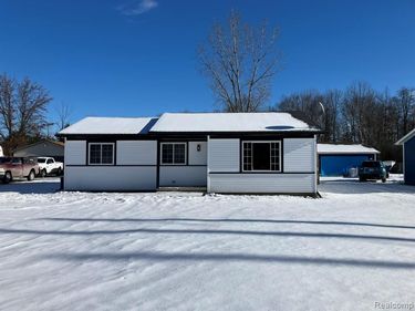 1604 Allen Road, Kimball Twp, MI 48074