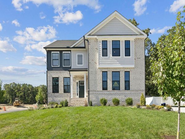 12 AVONWOODS CT, STAUNTON, VA 24401