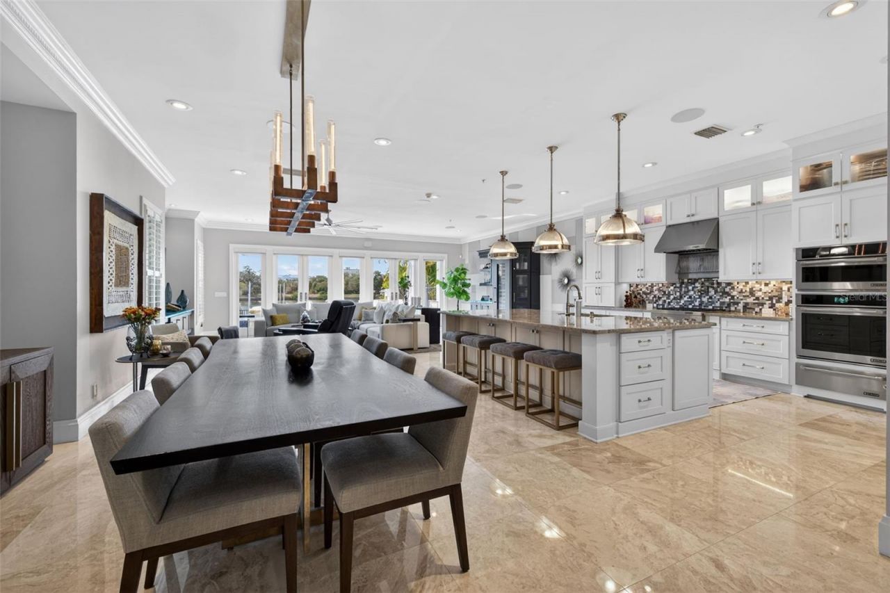 1009 Royal Pass Road, Tampa, FL 33602 Photo