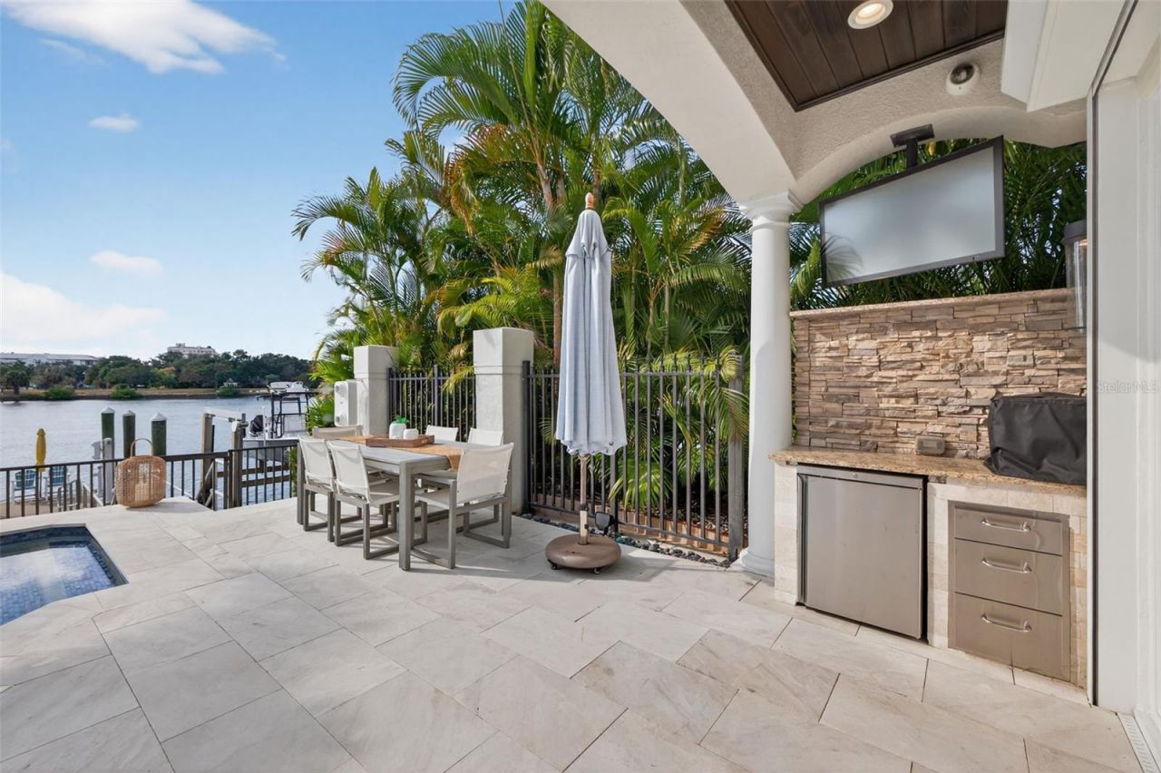 1009 Royal Pass Road, Tampa, FL 33602 Photo