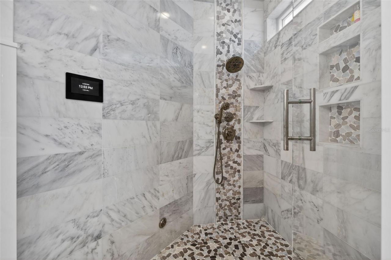 1009 Royal Pass Road, Tampa, FL 33602 Photo