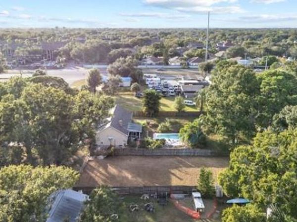 8715 MAYFLOWER ROAD, TAMPA, FL 33615