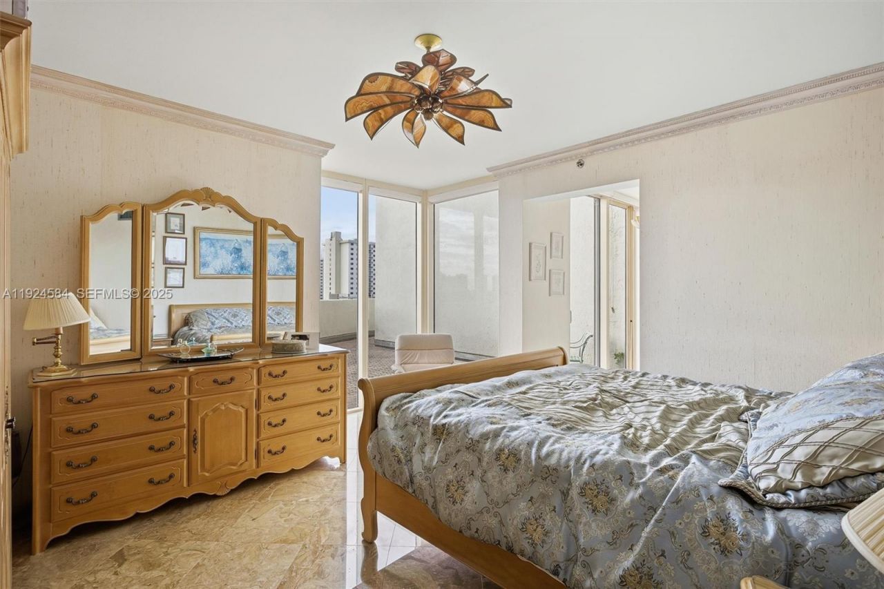 19111 Collins Ave, Unit 505, Sunny Isles Beach, FL 33160 Photo