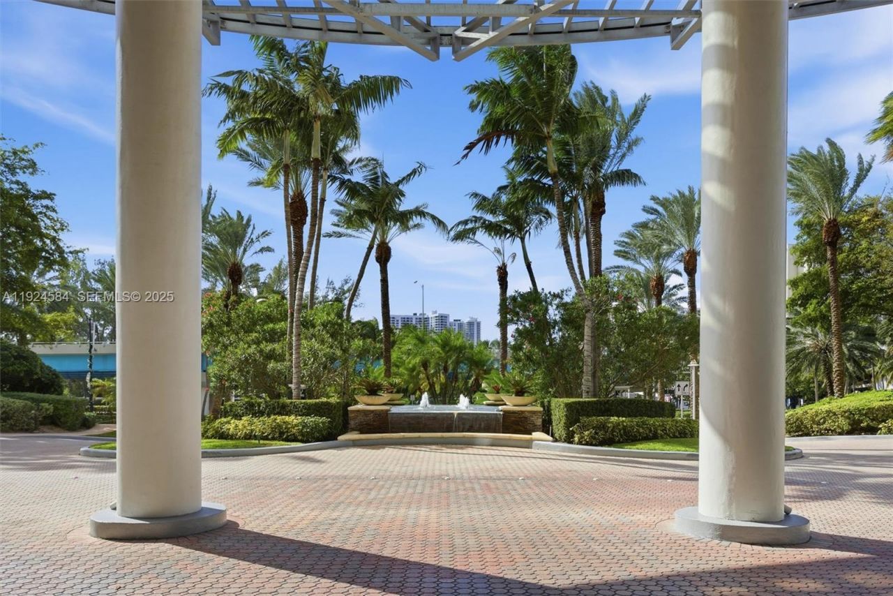 19111 Collins Ave, Unit 505, Sunny Isles Beach, FL 33160 Photo