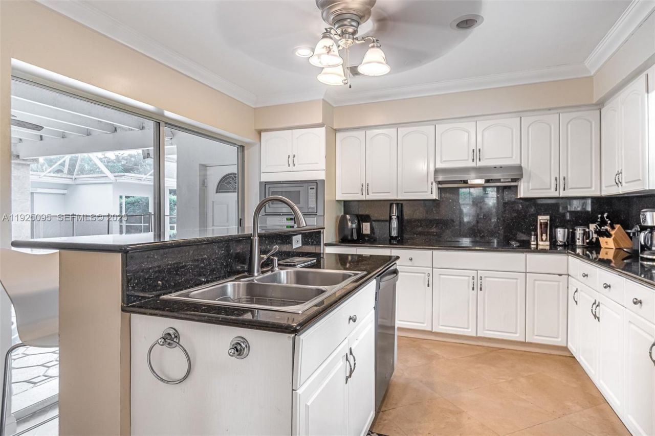 14644 SW 83rd Ct, Palmetto Bay, FL 33158 Photo