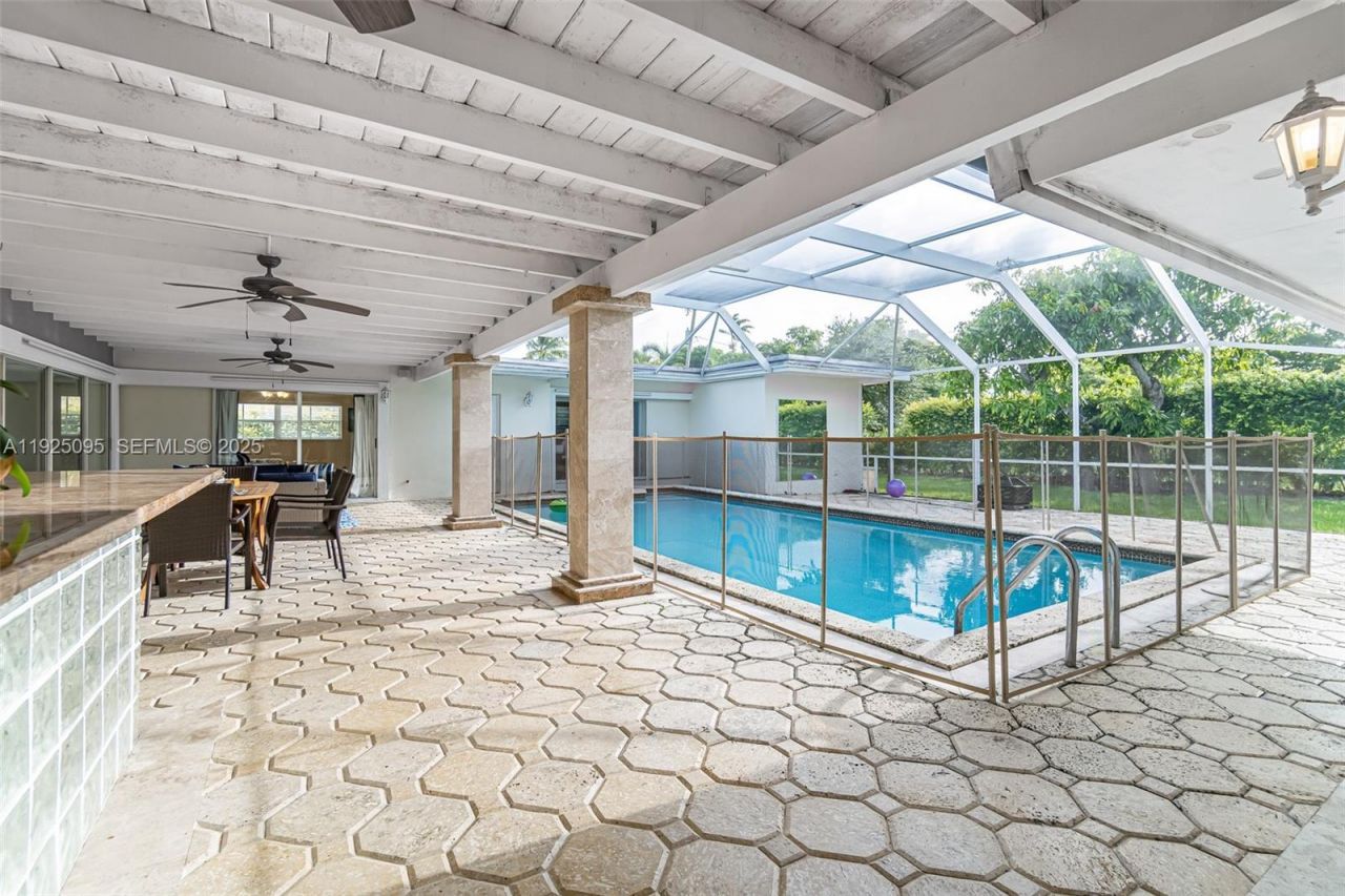 14644 SW 83rd Ct, Palmetto Bay, FL 33158 Photo