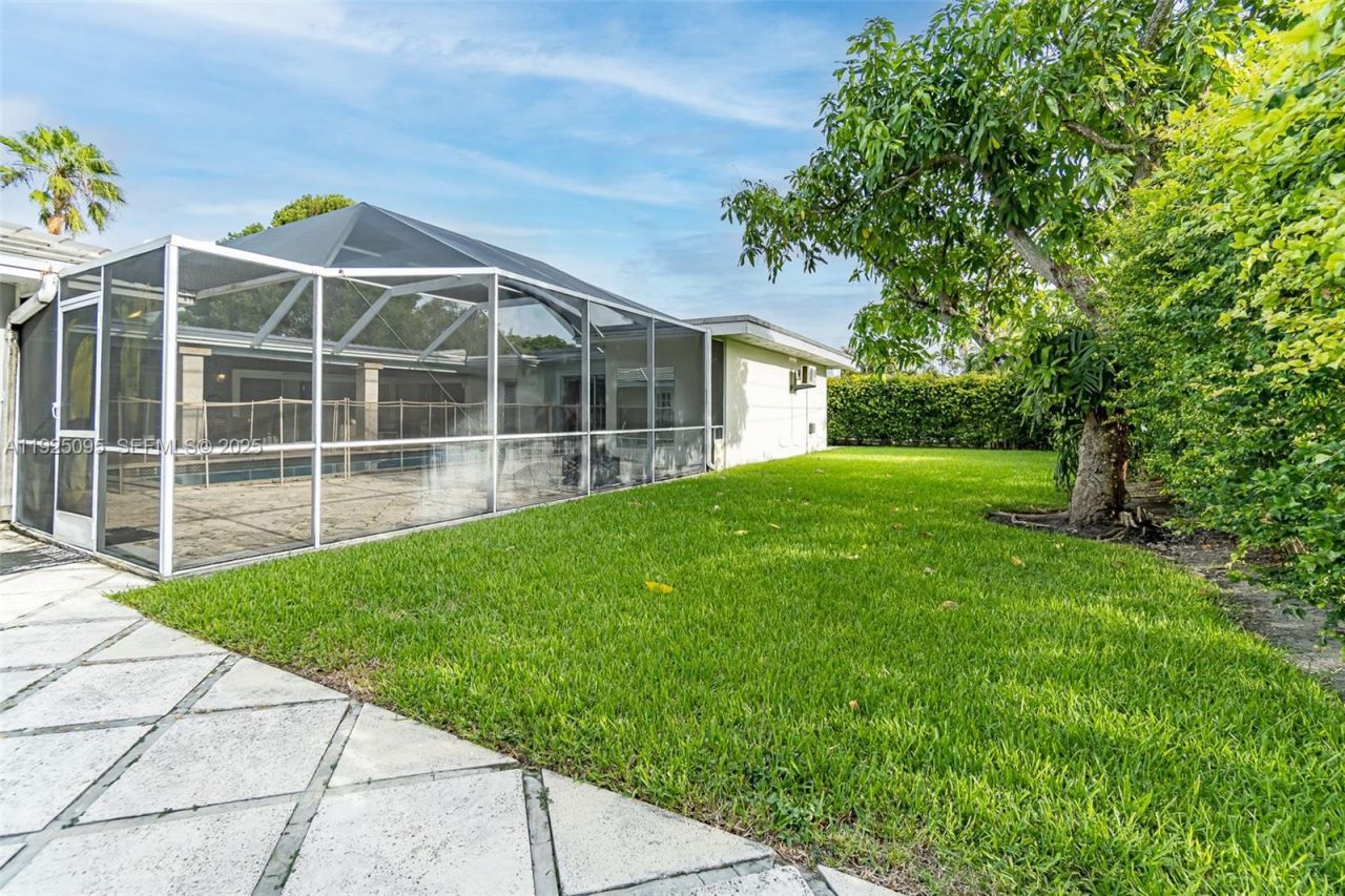 14644 SW 83rd Ct, Palmetto Bay, FL 33158 Photo