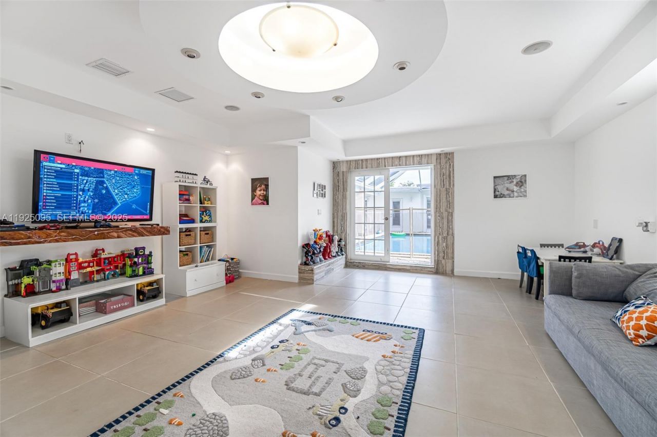 14644 SW 83rd Ct, Palmetto Bay, FL 33158 Photo