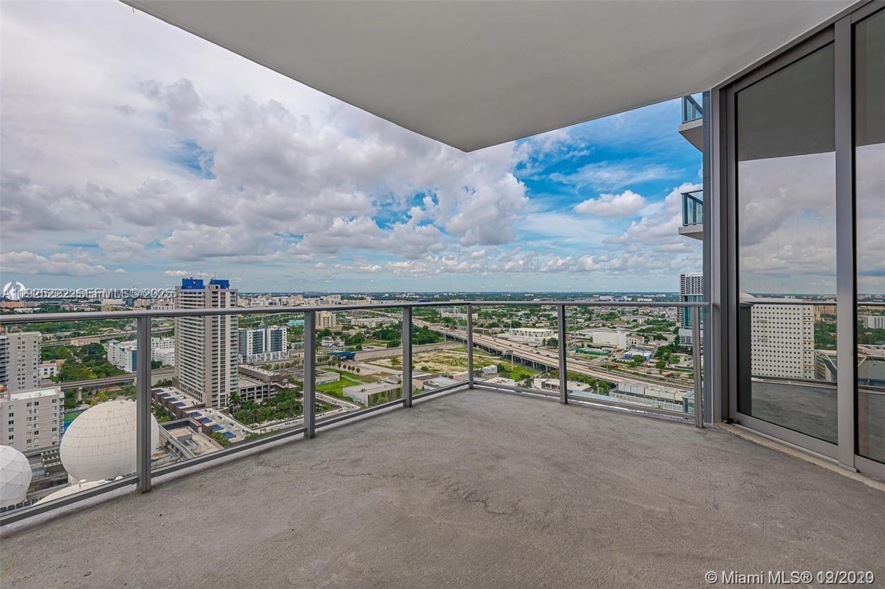 851 NE 1st Ave, Unit 1608, Miami, FL 33132 Photo