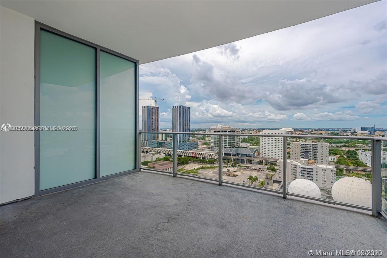 851 NE 1st Ave, Unit 1608, Miami, FL 33132 Photo