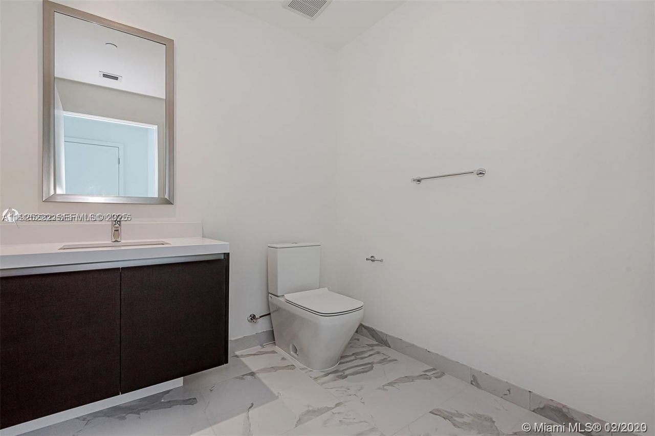 851 NE 1st Ave, Unit 1608, Miami, FL 33132 Photo