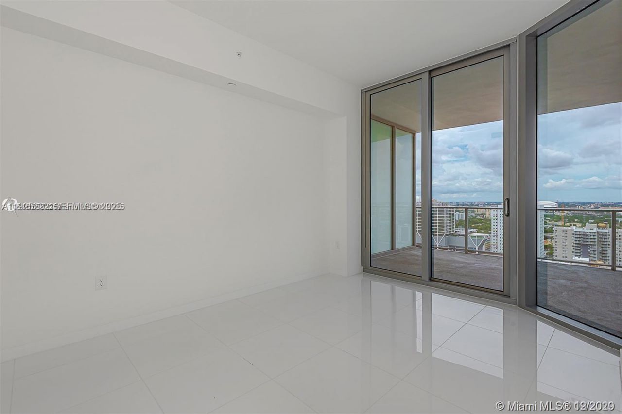 851 NE 1st Ave, Unit 1608, Miami, FL 33132 Photo