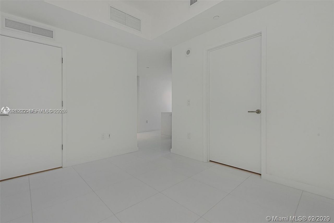 851 NE 1st Ave, Unit 1608, Miami, FL 33132 Photo