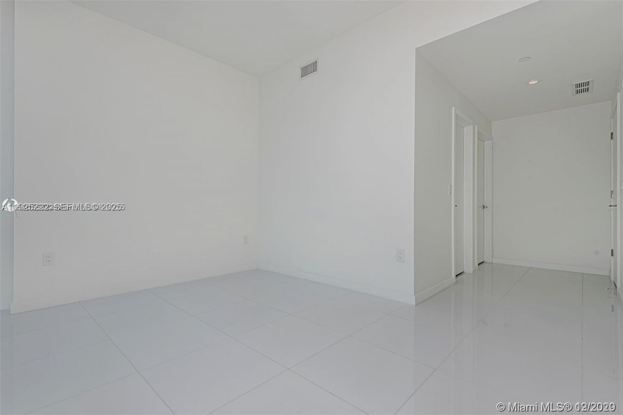 851 NE 1st Ave, Unit 1608, Miami, FL 33132 Photo
