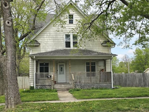 411 4th Ave Avenue, Charles City, IA 50616