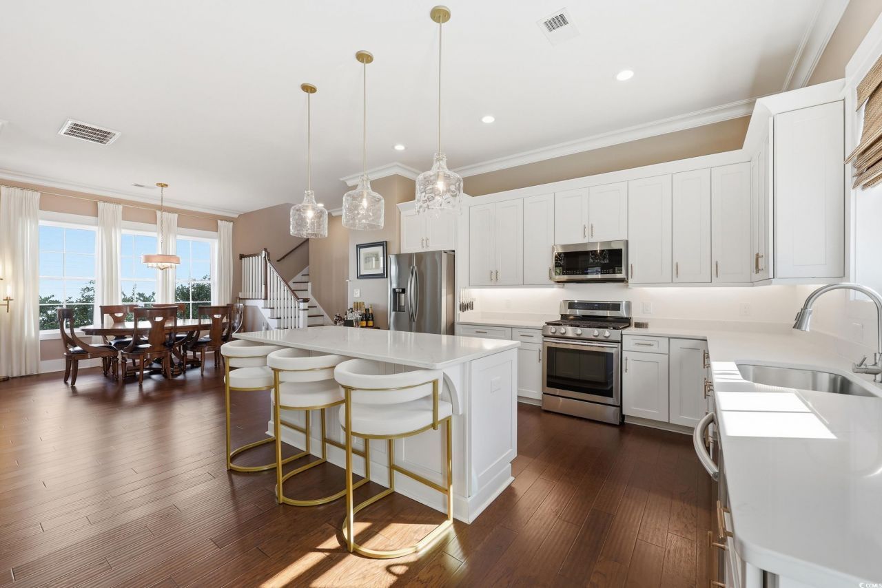 202 Spreading Oak Dr. Photo 8