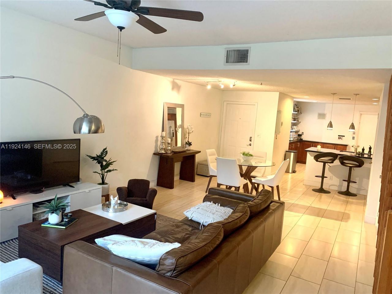 1521 Veracruz Ln, Unit 2-15, Weston, FL 33327 Photo