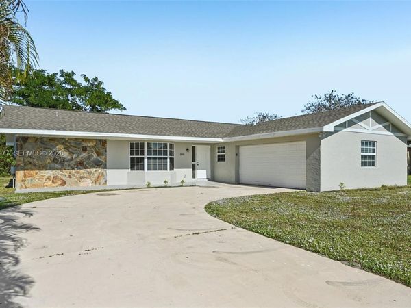 1061 SW Sudder Ave, Port St. Lucie, FL 34953