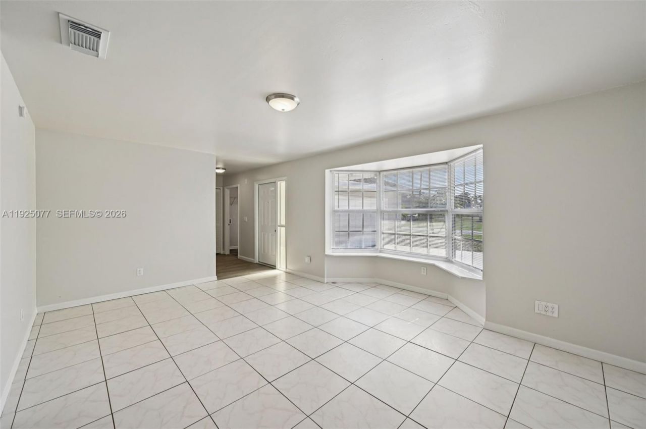 1061 SW Sudder Ave, Port Saint Lucie, FL 34953 Photo