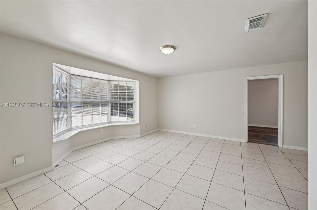 1061 SW Sudder Ave, Port Saint Lucie, FL 34953 Photo