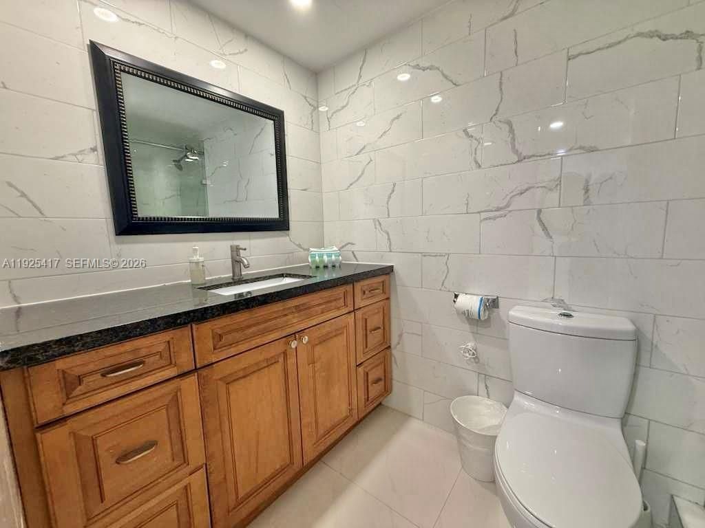 5445 Collins Ave, Unit 1504, Miami Beach, FL 33140 Photo