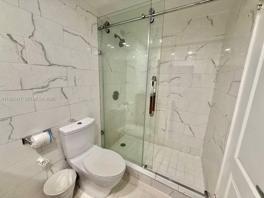 5445 Collins Ave, Unit 1504, Miami Beach, FL 33140 Photo