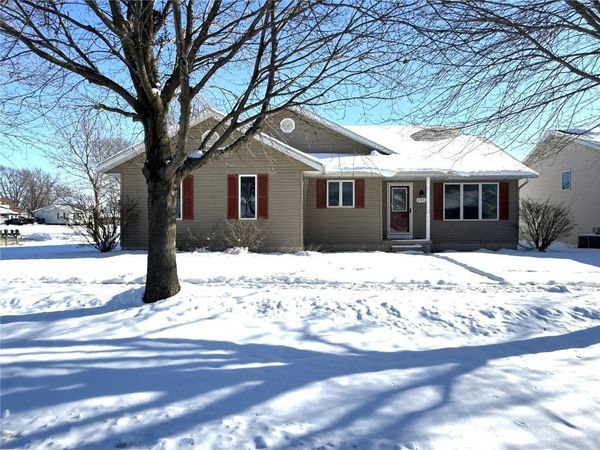 206 Lemon St, Tipton, IA 52772