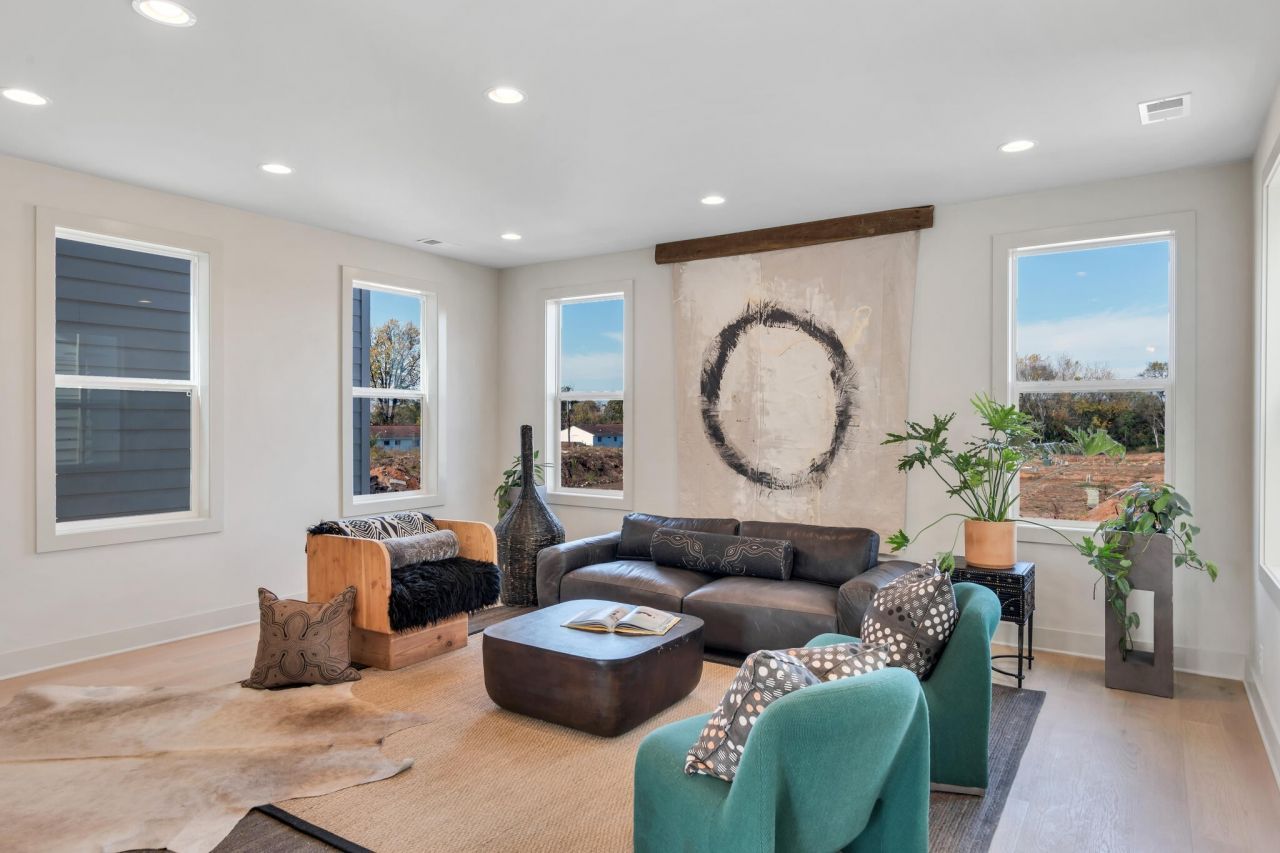 307 Edith Cir , Nashville, TN 37208 Main Photo