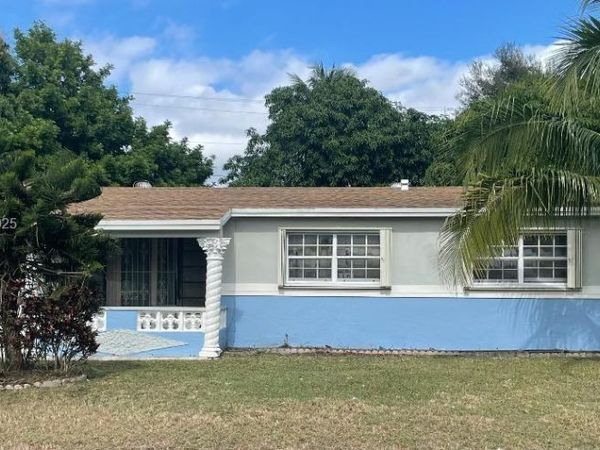 1225 NW 189th Ter, Miami Gardens, FL 33169