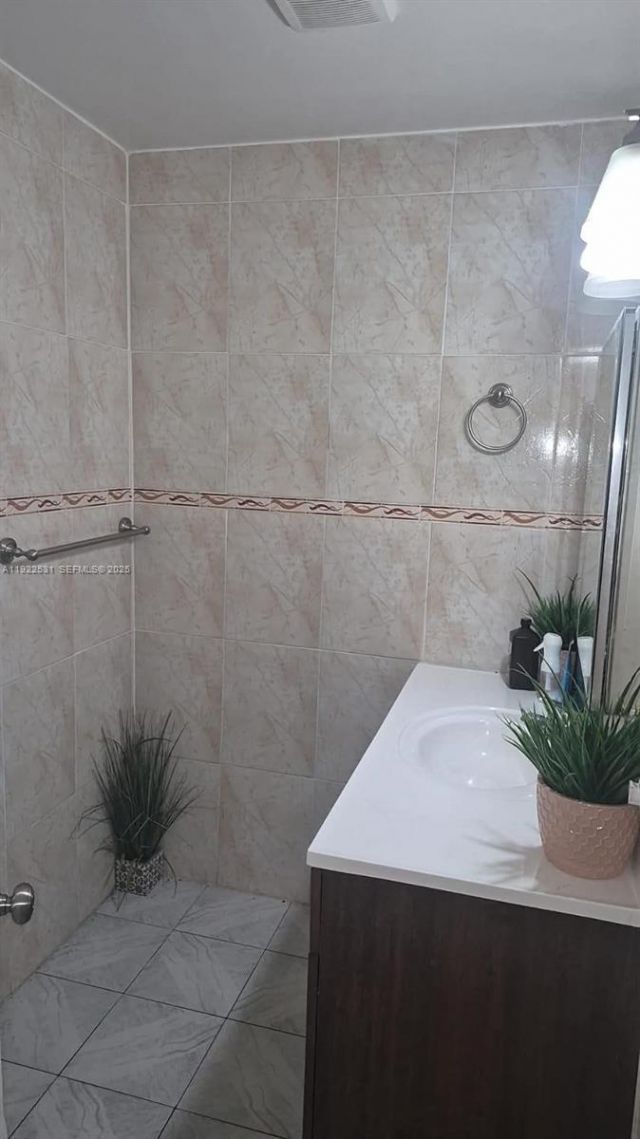 1225 NW 189th Ter, Miami Gardens, FL 33169 Photo