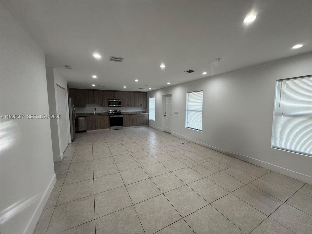 605 NW 3rd, Unit East, Hallandale Beach, FL 33009 Photo