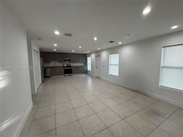 605 NW 3rd, Unit East, Hallandale Beach, FL 33009