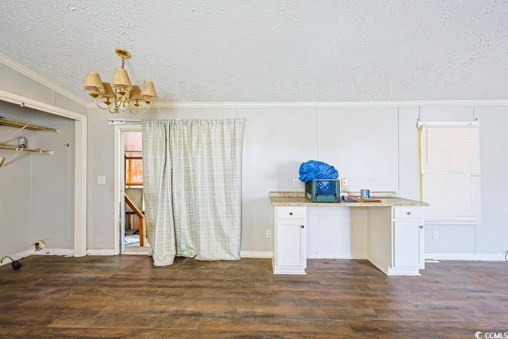 175 Darlene Dr. Photo 10