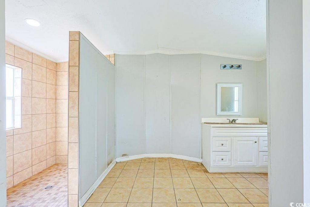 175 Darlene Dr. Photo 14