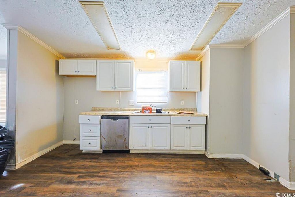 175 Darlene Dr. Photo 7