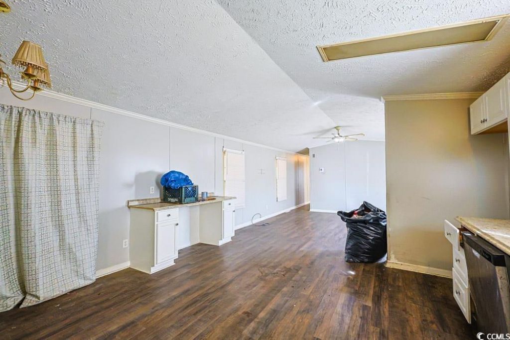 175 Darlene Dr. Photo 8