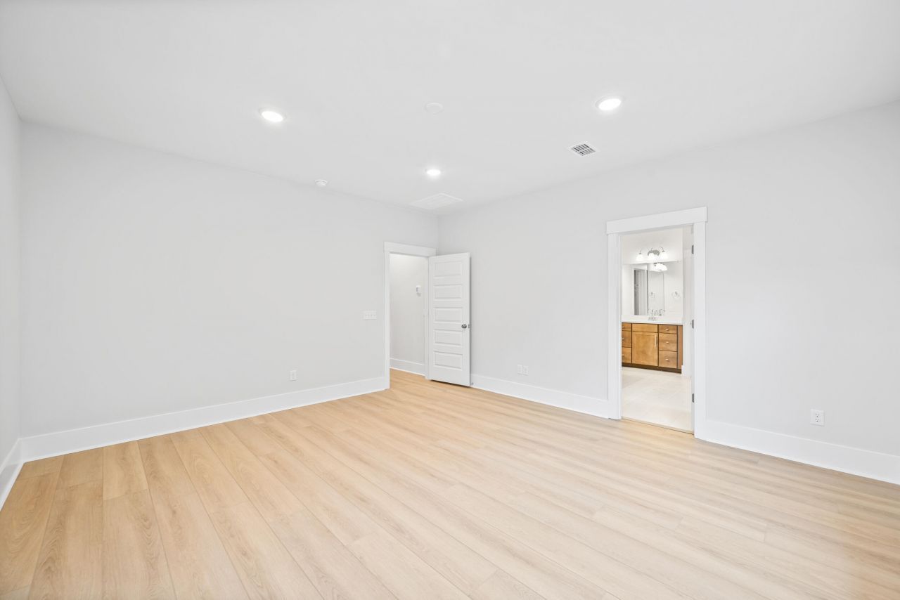 709 Twinflower Lane Photo 32