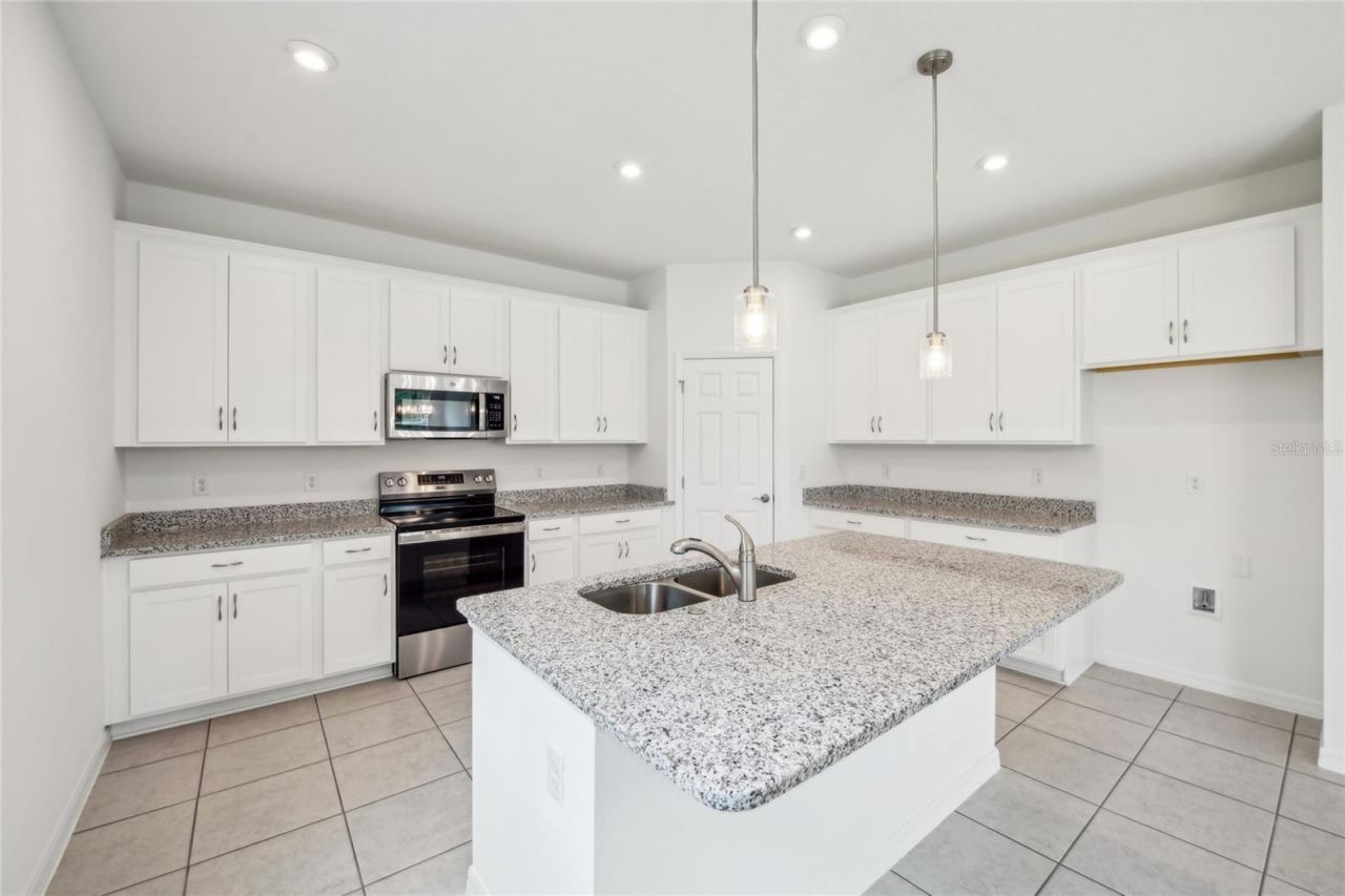 12807 Trovita Drive, Grand Island, FL 32735 Photo