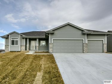 12203 Daniell Road, Bellevue, NE 68123